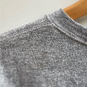 Banana Republic - Cozy Gray Knit Sweater